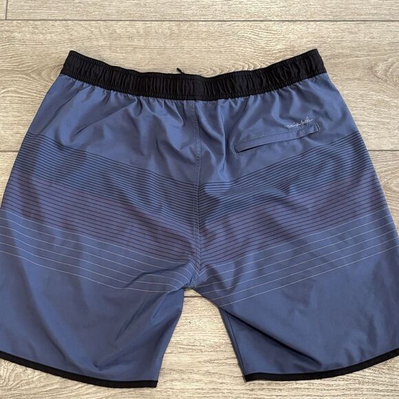 Travis Mathew Swim Trunks Men’s 32 Blue Board Shorts Bathing Suit Beach Striped - Picture 6 of 6